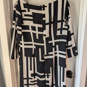 Ann Taylor Black and White Abstract Long Sleeve Dress. 34" Long With 17" Sleeves
